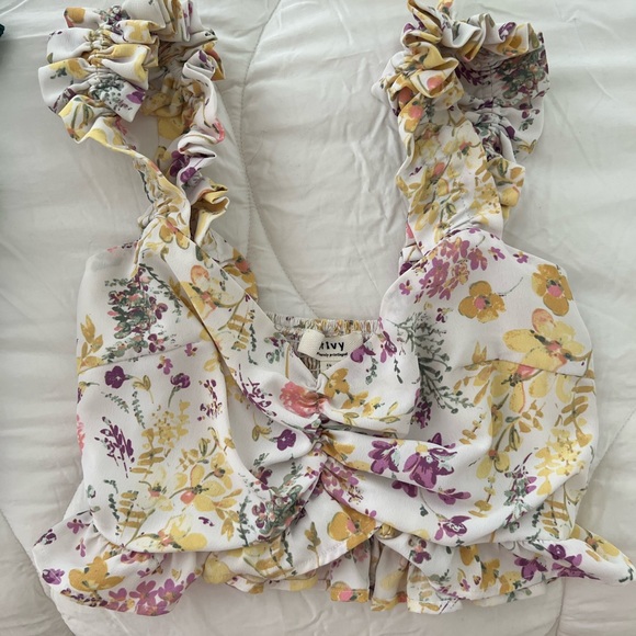 Tops - Floral crop top